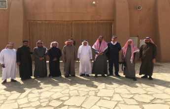 لقطات من زيارة أعضاء الجمعية الجغرافية لقصر الملك عبدالعزيز التاريخي بوادي الدواسر