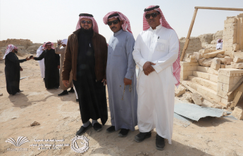 الجمعية الجغرافية السعودية يزورون قرية الفاو الاثرية