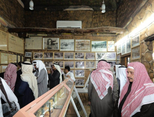 أعضاء الجمعية الجغرافية السعودية يتعرفون على تراث وادي الدواسر في الصادرية